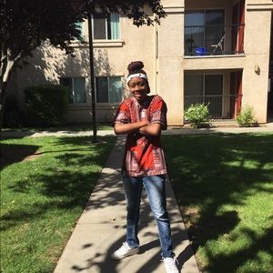 Meet your Posher, Leinya